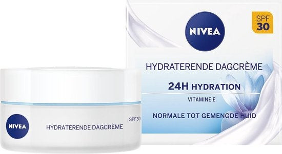 NIVEA Essentials Feuchtigkeitsspendende Tagescreme für normale Mischhaut SPF30