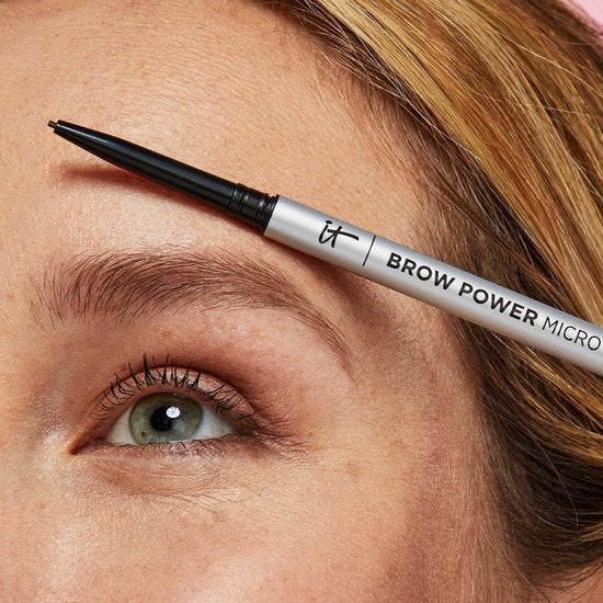 IT Cosmetics Brow Power Micro Eyebrow Pencil Augenbrauenstift – Mit eingebauter Bürste – Universal Taupe