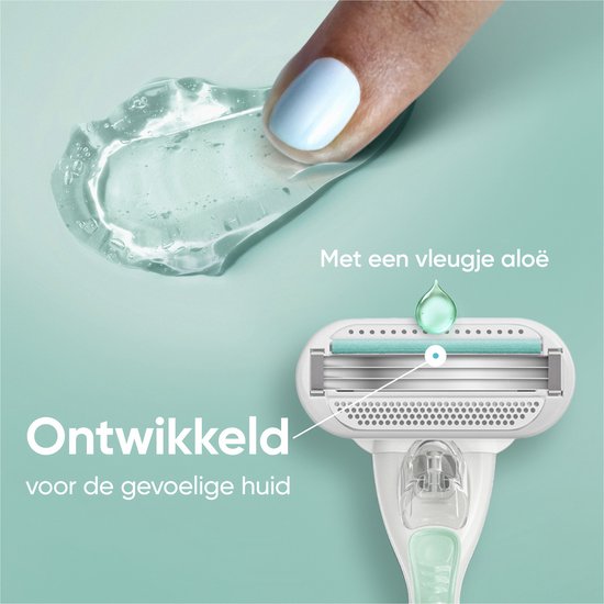 Gillette Venus Smooth Sensitive For Women Razor Blades - Pack of 8 - Damaged Packaging