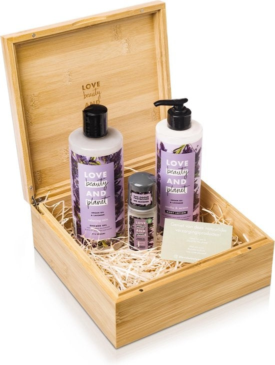 Love Beauty And Planet Purple BambooBox Argan Oil & Lavendel Geschenkset - Verpakking beschadigd