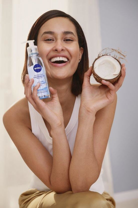 NIVEA Essentials Hydraterende Reinigingsolie - Kokosolie - Normale Huid - 150ml